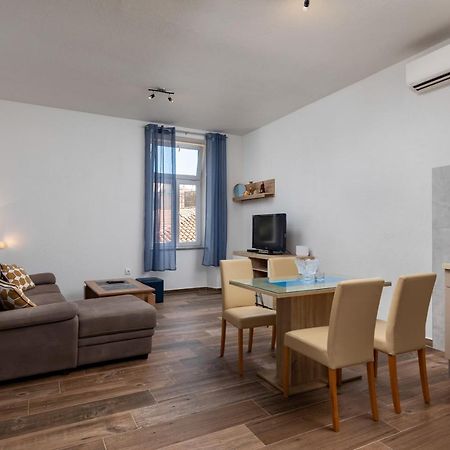 Top Central Apartments Pula Exterior foto